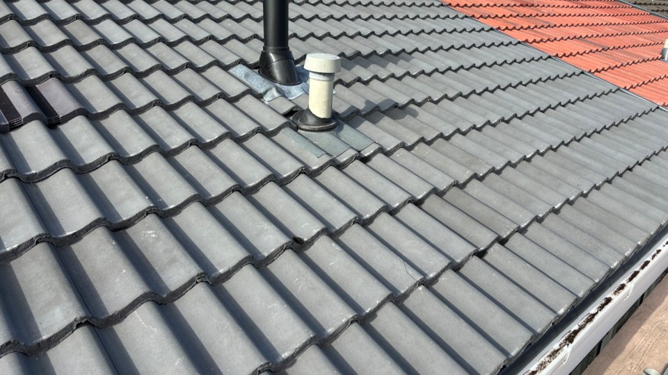 Anthracite Tile Roof with Vents